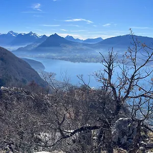Entre D'annecy Et Montagnes, Golf Et Parapente A Pieds Talloires