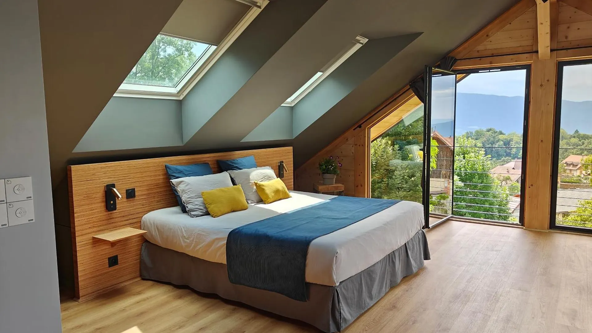 La Fruitiere De Verel, Logements Modulables Neufs, Calmes, Entre Lac Et Montagne, Max 11 Personnes Talloires 0*,  France